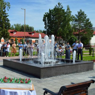 Фонтан у РНПЦ ОМР